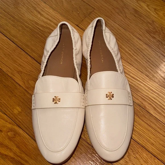 Tory Burch Cream Loafers with Gold Accent - Picture 1 of 4